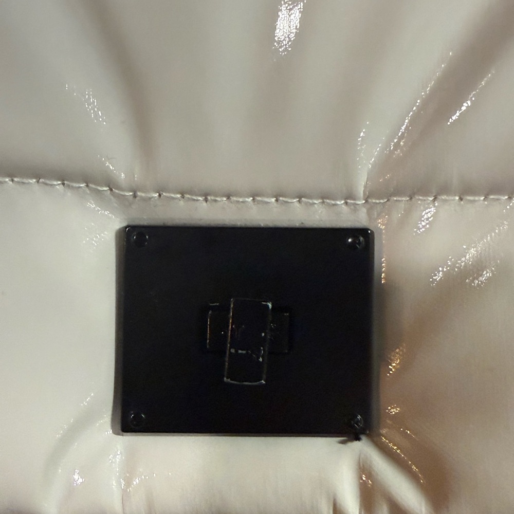 *PRE-OWNED* THINK ROYLN Downtown Crosswalk Glossy Crossbody Bag - Picture 3 of 10